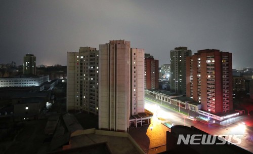 【평양=뉴시스】평양공연 사진공동취재단 = 지난 4월 평양 고려호텔에서 바라본 평양 시내 모습. 2018.04.03.&nbsp; photo@newsis.com