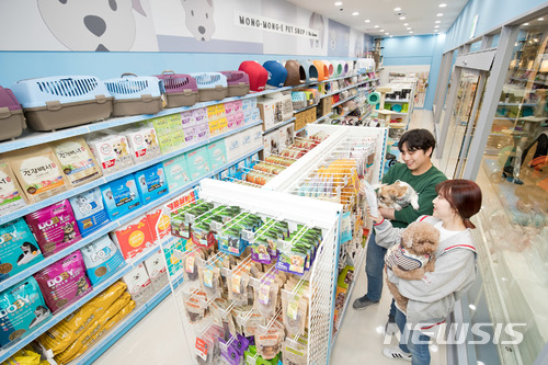 롯데월드 쇼핑몰 내 '몽몽이 펫스트리트' 오픈 