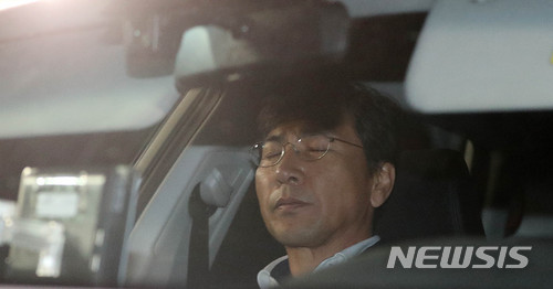 안희정 구속영장 또 기각 왜?…'소명 부족' 검찰의 자충수