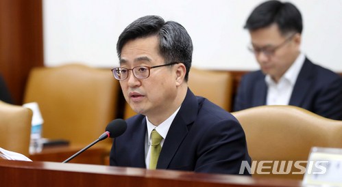 김동연 "최저임금 불확실성 조기 해소해야"