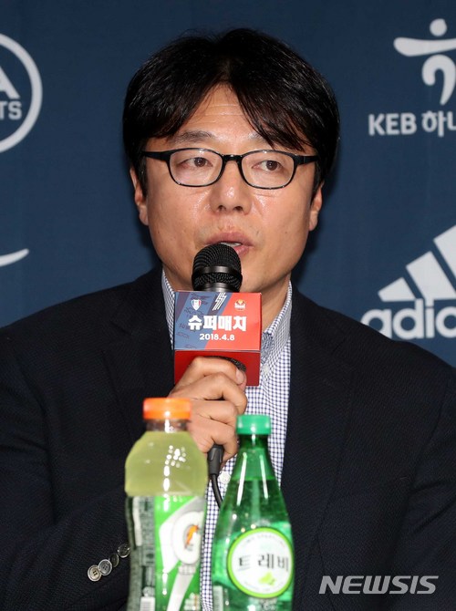 '한숨 돌린' 황선홍 감독 "한 경기로 뒤바뀌진 않겠지만…"
