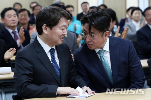 【서울=뉴시스】홍효식 기자 = 바른미래당 안철수(왼쪽) 서울시장 후보와 박종진 서울 송파을 국회의원 재보궐선거 후보. 2018.04.06. yesphoto@newsis.com