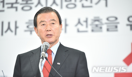 【대구=뉴시스】우종록 기자 = 홍문표 자유한국당 사무총장. 2018.04.09. wjr@newsis.com