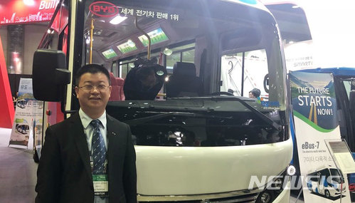 【서울=뉴시스】 한주홍 기자 = 뉴시스와 인터뷰하는 딩하이미아오 BYD코리아 대표. 2018. 4. 12. photo@newsis.com