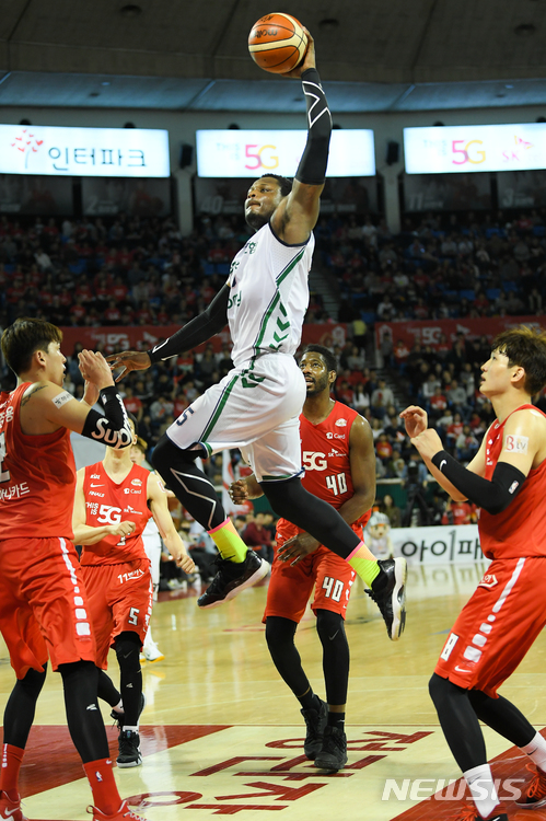 【서울=뉴시스】 DB 디온테 버튼