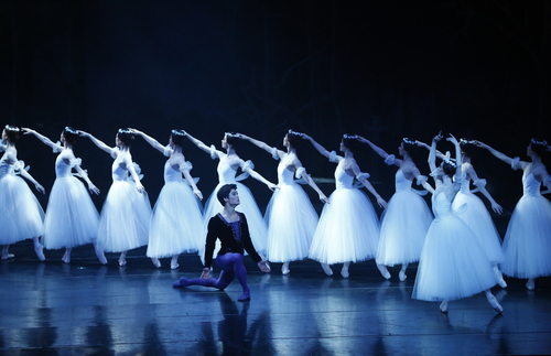 【서울=뉴시스】 김기민·예카테리나 오스몰키나 '지젤' (4). 2018.04.15. (사진 = 유니버설발레단 제공) photo@newsis.com