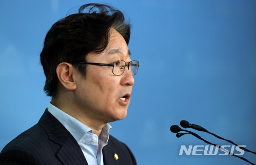 【서울=뉴시스】홍효식 기자 = 박범계 더불어민주당 수석대변인. 2018.04.15. yesphoto@newsis.com