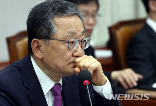 【서울=뉴시스】박영태 기자 = 김재경 헌법개정 및 정치개혁 특별위원회 위원장. 2018.04.16.since1999@newsis.com