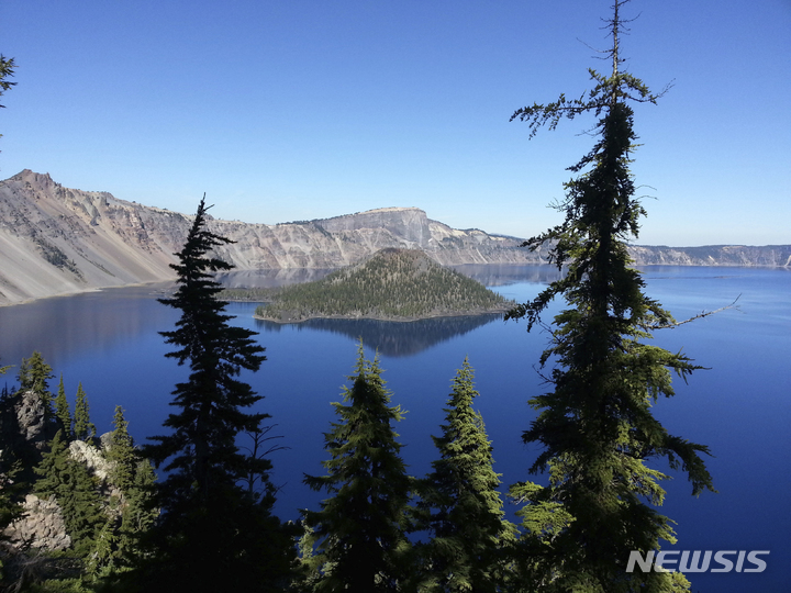 [오리건=AP/뉴시스] 미국 오리건주 크레이터 호수. 2023.03.19. 