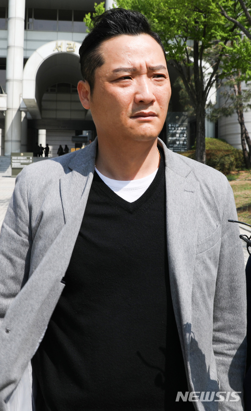 associate_pic3
