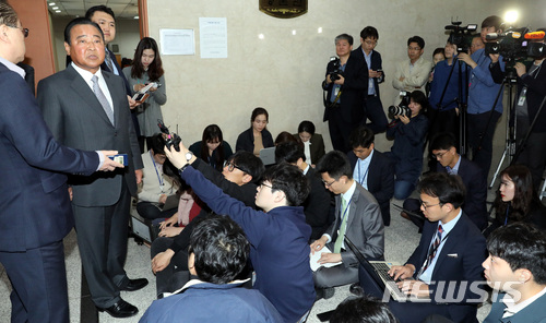associate_pic3
