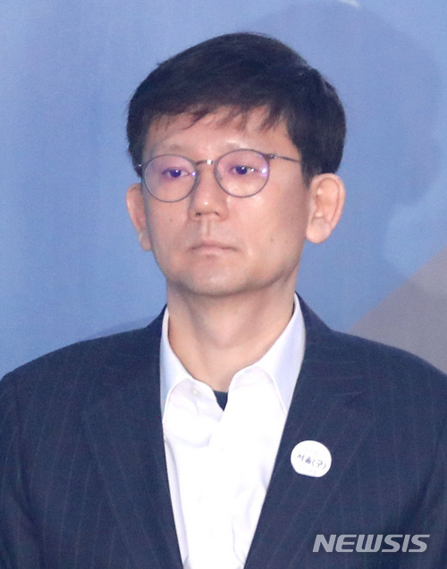 【서울=뉴시스】권현구 기자 = 장호중 전 부산지검장이 25일 오전 서울 서초구 서울중앙지방법원에서 열린 '국정원 수사 방해' 24차 공판에 출석하고 있다. 2018.04.25.&nbsp; stoweon@newsis.com