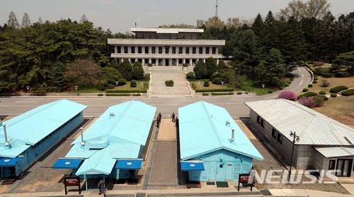 【판문점(파주)=뉴시스】전진환 기자 = 남북정상회담을 하루 앞둔 26일 경기도 파주 판문점 전경. 2018.04.26. amin2@newsis.com