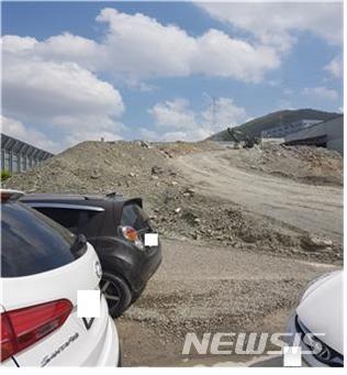  【부산=뉴시스】허상천 기자 = 부산시는 지난 3일부터 24일까지 시와 구·군 합동으로 비산먼지발생사업장 82곳을 특별단속해 비산먼지발생 억제시설·조치를 하지 않은 A레미콘 등 22곳을 적발했다고 30일 밝혔다. 2018.04.30. (사진 = 부산시 제공) photo@newsis.com