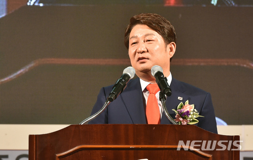 【대구=뉴시스】김덕용 기자 = 권영진 대구시장 예비후보 2018.05.21(사진=뉴시스DB)  photo@newsis.com