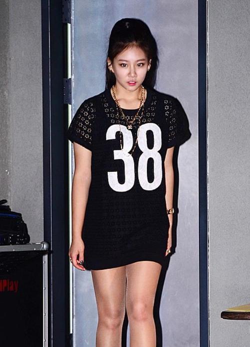 다희, 개인방송으로 활동재개…'이병헌 50억' 협박 그녀 