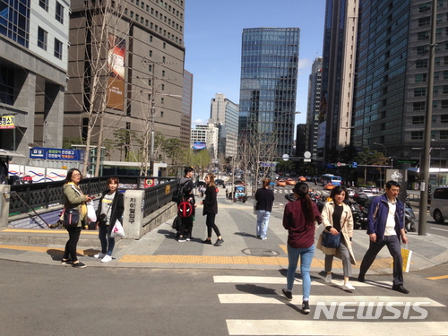 '명동에서 남대문시장까지' 퇴계로 보행로 확장공사 완료