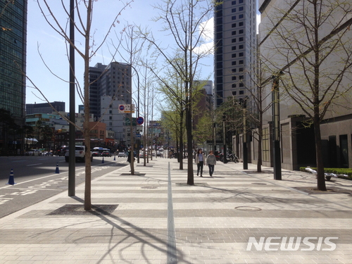 '명동에서 남대문시장까지' 퇴계로 보행로 확장공사 완료