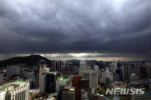 오늘 전국 많은 비…중부지방은 돌풍·천둥번개