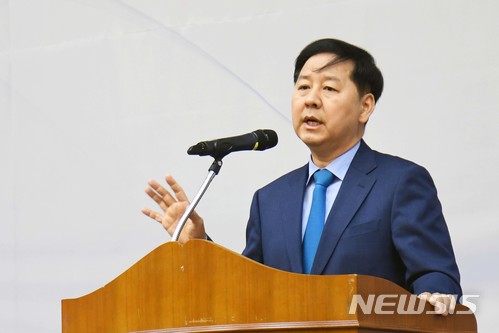 【서울=뉴시스】 구윤철 기획재정부 예산실장이 9일 세종시 정부세종컨벤션센터에서 열린 2018년 지방재정협의회에 참석해 인사말을 하고 있다. 2018.05.09. (사진=기획재정부 제공) photo@newsis.com