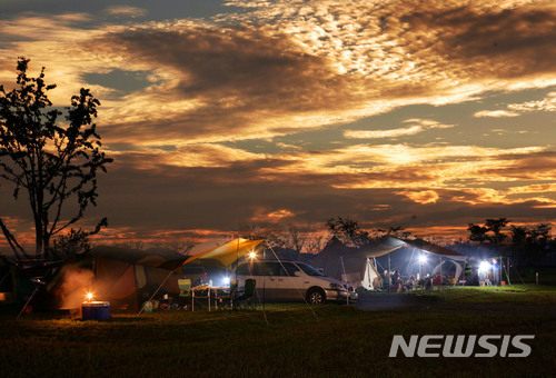 【밀양=뉴시스】안지율 기자 = 경남 밀양시는 12일 하남읍 낙동강 둔치에 있는 미르피아 오토캠핑장 명칭을 ‘밀양아리랑 오토캠핑장’으로 변경한다. 2018.05.12. (사진=밀양시 제공) photo@newsis.com
