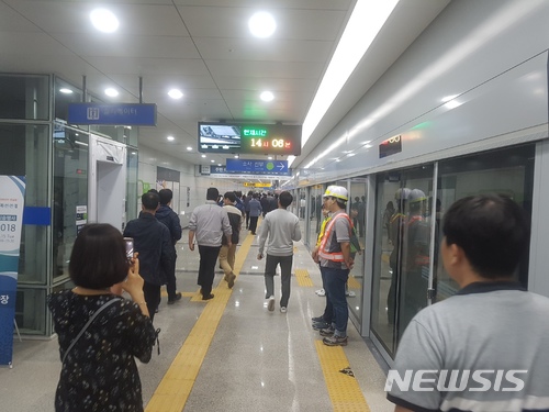 【안산=뉴시스】김지호 기자 = 서해선(소사~원시) 복선전철 초지역 승강장 모습. 2018.05.15 kjh1@newsis.com