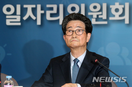 【서울=뉴시스】박진희 기자 = 이목희 대통령직속 일자리위원회 부위원장. 2018.05.16.pak7130@newsis.com