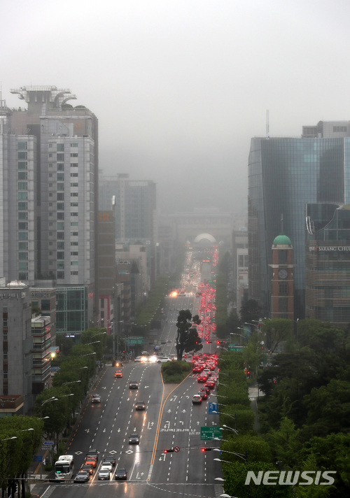 내일 흐려요…낮 여름 날씨는 계속