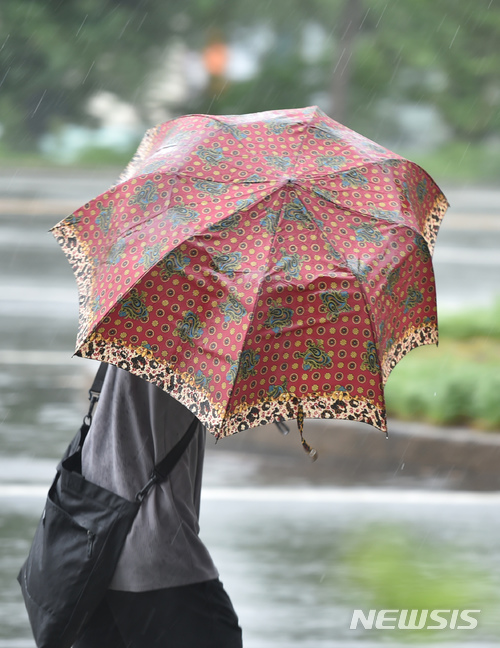 오늘 석가탄신일 흐려요…오후 늦게 비