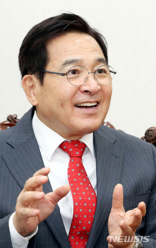 【서울=뉴시스】이종철 기자 = 심재철 국회부의장이 18일 서울 여의도 국회에서 뉴시스와 인터뷰를 갖고 소회를 밝히고 있다. 2018.05.21.jc4321@newsis.com