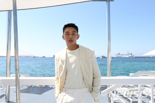 유아인, SBS 특집다큐 '시리아의 목격자들' 내레이션