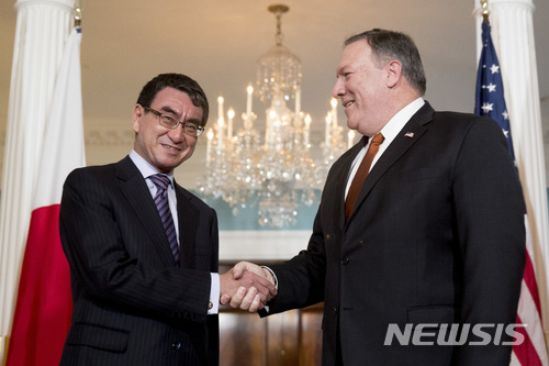 미·일 외교장관 통화…폼페이오, 방북 무산 배경 설명