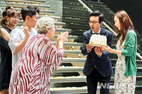 【서울=뉴시스】 MBC 예능 프로그램 ‘할머니네 똥강아지’에 출연한 개그맨 김구진·가수 강수지