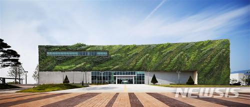  【부산=뉴시스】허상천 기자 = 부산시는 사하구 하단동 을숙도에 들어선 부산현대미술관이 올 6월 15일 오후 개막식을 갖고 본격 운영에 돌입한다고 27일 밝혔다. 2018.05.27. (사진 = 부산시 제공) photo@newsis.com
