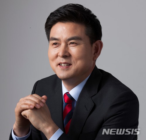 【창원=뉴시스】 홍정명 기자 = 6·13지방선거 김태호 자유한국당 경남지사 후보.2018.05.28.(사진=김태호 후보선거사무소 제공) photo@newsis.com