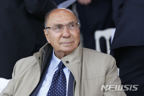 【파리=AP/뉴시스】 세르주 다소 전 다소그룹 회장이 28일(현지시간) 프랑스 파리에서 심장마비로 숨을 거뒀다. 사진은 2014년 7월 촬영된 것으로 다소 전 회장의 생전 모습. 2018.05.29.