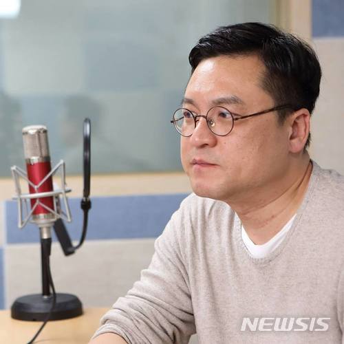 【서울=뉴시스】심동준 기자 = 30일 변호사로 등록된 이정렬(49·사법연수원 23기) 전 부장판사. 그는 판사 재직 시절 재판부 합의 내용을 공개했다는 이유로 징계를 받고 퇴직했다. 2018.05.31 (사진 = 이정렬 변호사 페이스북) s.won@newsis.com