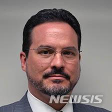 【서울=뉴시스】북미 정상회담에서 원하는 북한의 목적은 핵폐기가 아니라 핵관리이며 대북 제재를 완화시키는 것이라고 마이클 그린 전 미 국가안전보장회의(NSC) 아시아 담당 선임 보좌관이 30일 지지(時事)통신과의 인터뷰에서 밝혔다. 2018.5.31