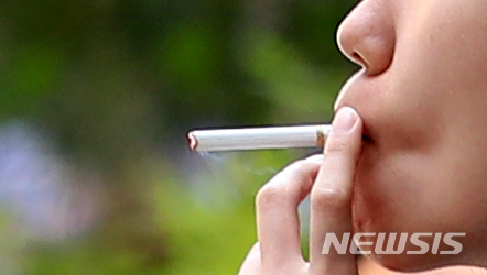 전자담배 판매량, 출시후 첫 증가세 꺾여…전체 담배 판매량도↓