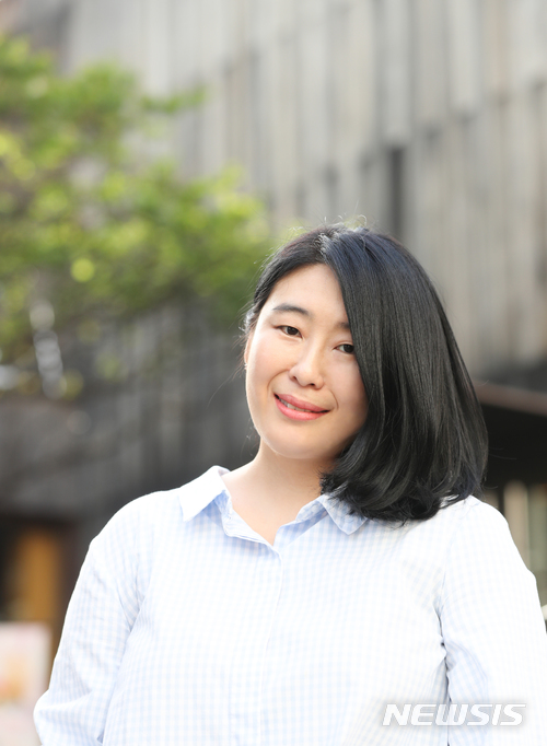 【서울=뉴시스】조수정 기자 = 뮤지컬 '무한동력' 이지혜 작곡가 겸 작가가 24일 서울 동숭동에서 뉴시스와 인터뷰 하고 있다. 2018.06.03.&nbsp; chocrystal@newsis.com