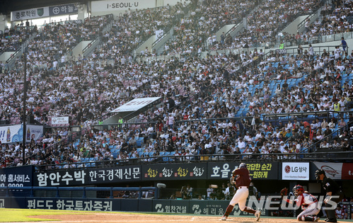 폭염에 평균 관중 줄었지만…KBO리그 8년 연속 600만 관중 눈앞