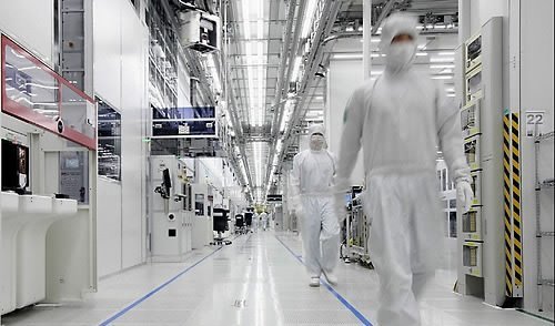 삼성전자, 1분기 어닝쇼크 공식화...SK하이닉스도 기대치 '뚝' 