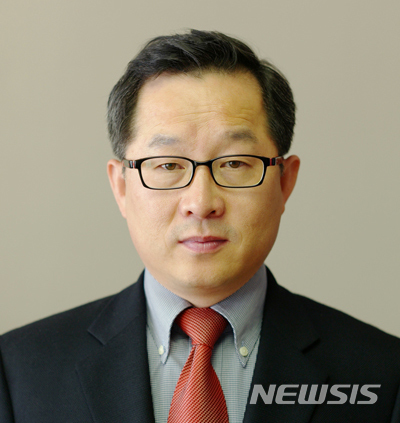 【진주=뉴시스】정경규 기자 = 경남 진주 경상대학교 자연과학대학 생명과학부 이근우.2018.06.04.(사진=경상대 제공) photo@newsis.com