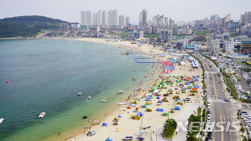 【울산=뉴시스】박일호 기자 = 울산시 동구는 오는 8월부터 11월까지 일산해수욕장에서 지역주민과 관광객 등을 대상으로 '드론 체험장'을 운영한다고 30일 밝혔다. 사진은 일산해수욕장 전경. 2018.07.30. (사진=울산 동구 제공) photo@newsis.com