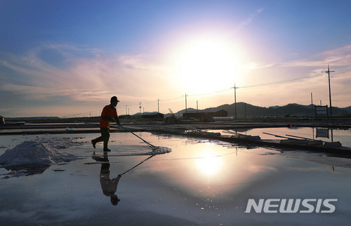 【신안=뉴시스】장세영 기자 = 전남 신안군 증도 태평염전. 2018.6.04.  photothink@newsis.com