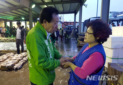 【목포=뉴시스】박상수 기자 = 6·13지방선거 전남 목포시장에 출마한 민주평화당 박홍률 후보. 2018.06.05. (사진=박홍률 후보 선거사무소 제공) photo@newsis.com