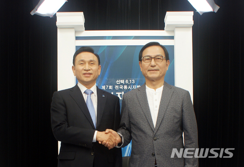 【천안=뉴시스】이종익 기자 = 6·13전국동시지방선거 천안시장에 도전하는 구본영 더불어민주당 후보와 박상돈 한국당 후보. 뉴시스DB.