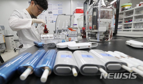 '궐련형 전자담배' 유해성 논란에도 불구 "계속 피울래"