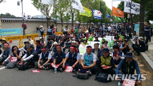 민주노총 "최저임금법 개악…폐기 안하면 대정부 투쟁"
