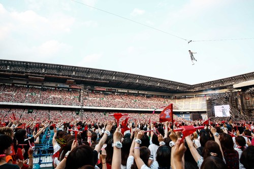 동방신기, 일본 들었다 놨다···해외가수 최초 100만명 열광